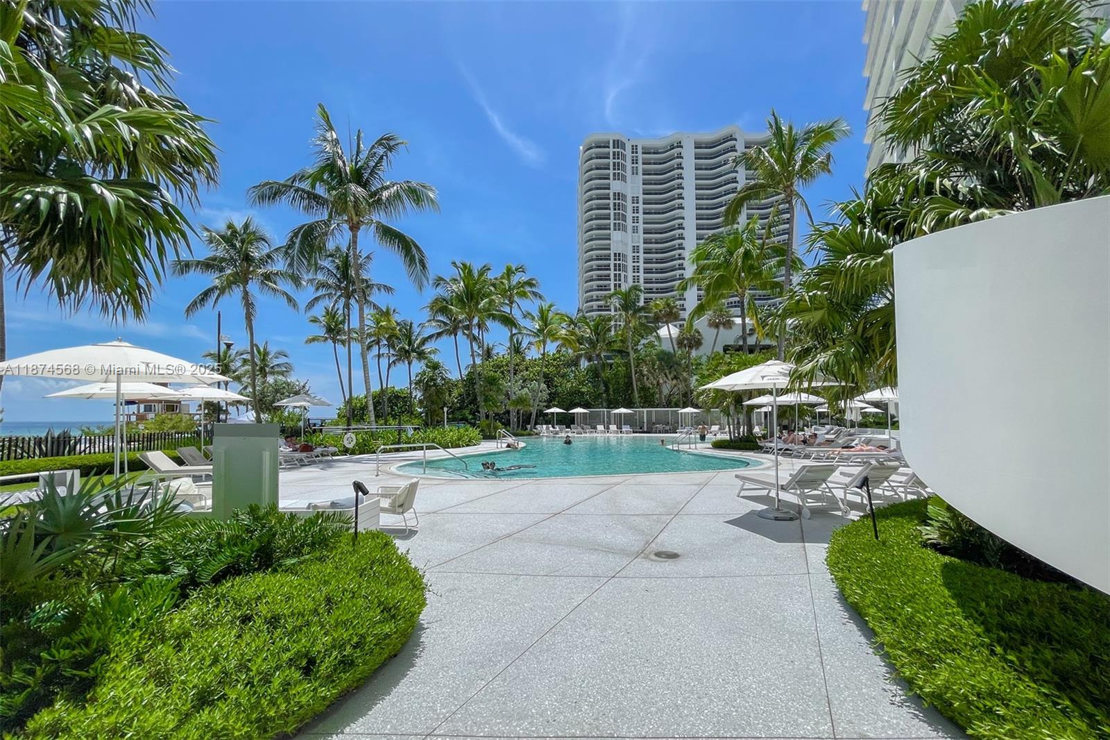 JADE SIGNATURE CONDO - Residential