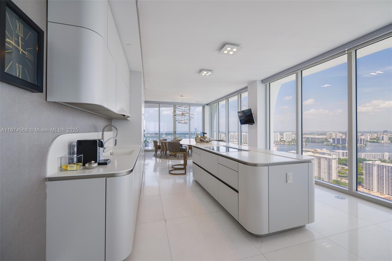 JADE SIGNATURE CONDO - Residential