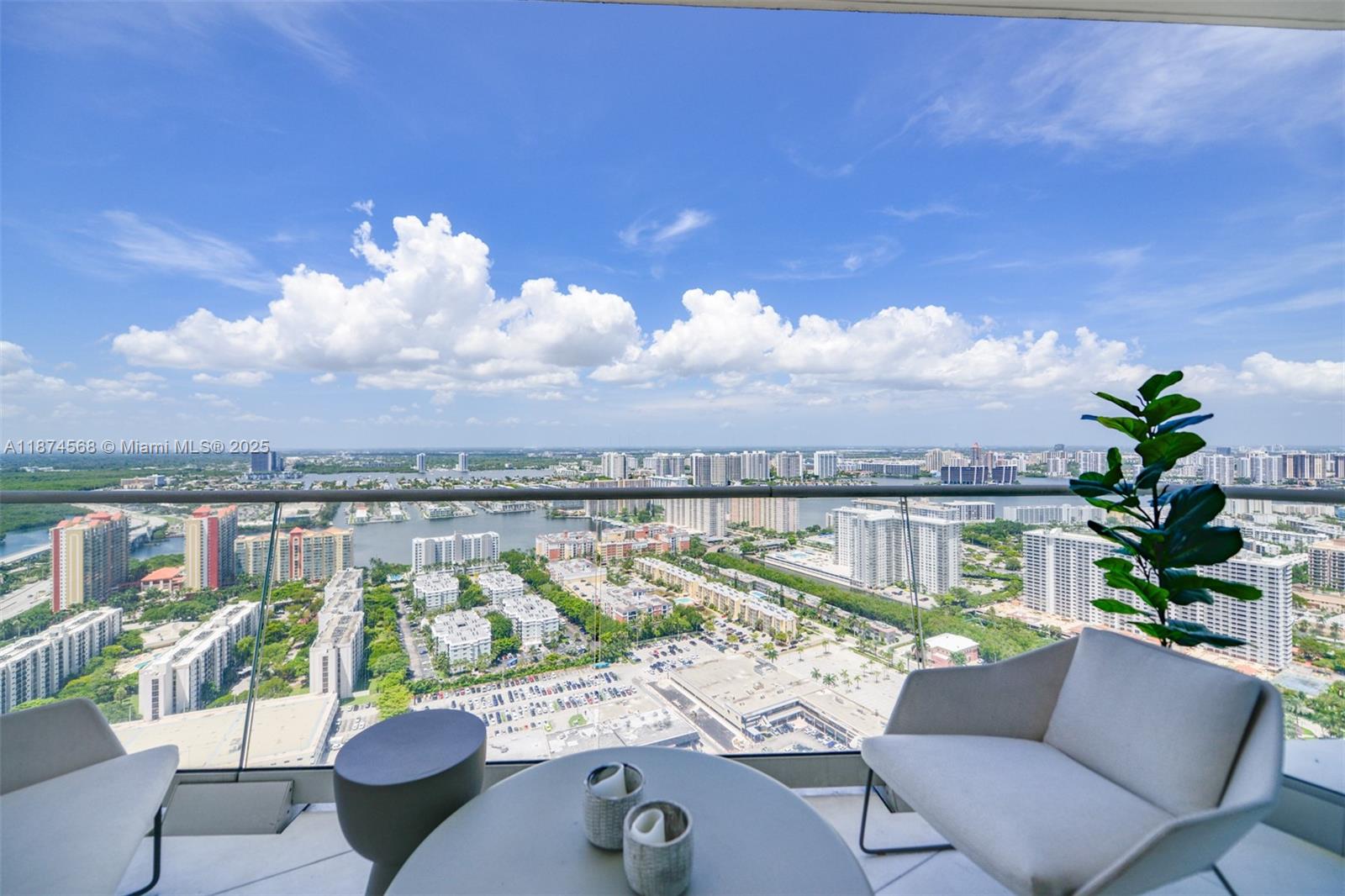 JADE SIGNATURE CONDO - Residential
