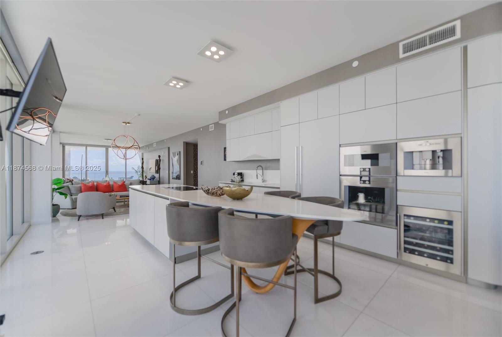 JADE SIGNATURE CONDO - Residential