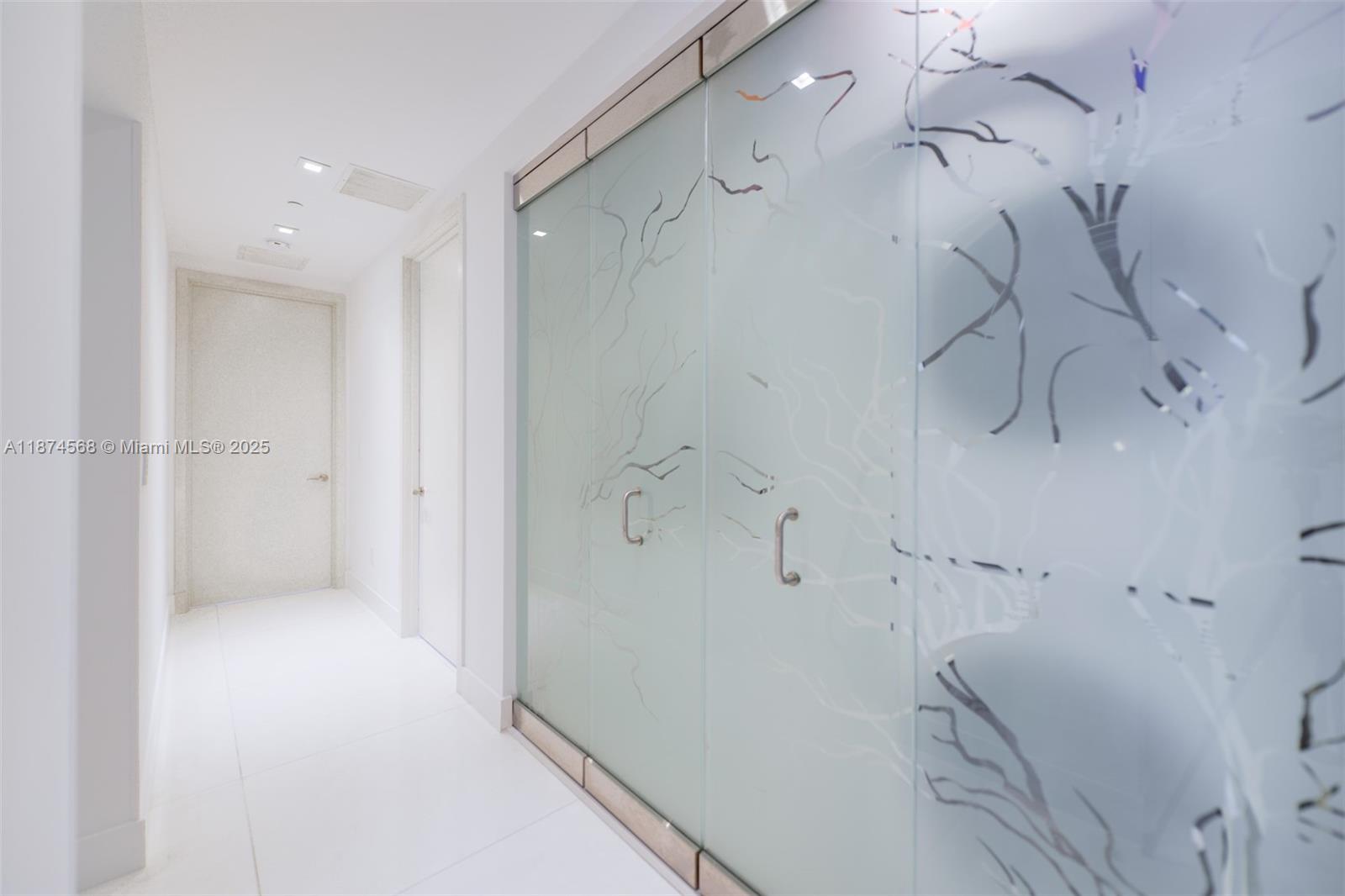 JADE SIGNATURE CONDO - Residential