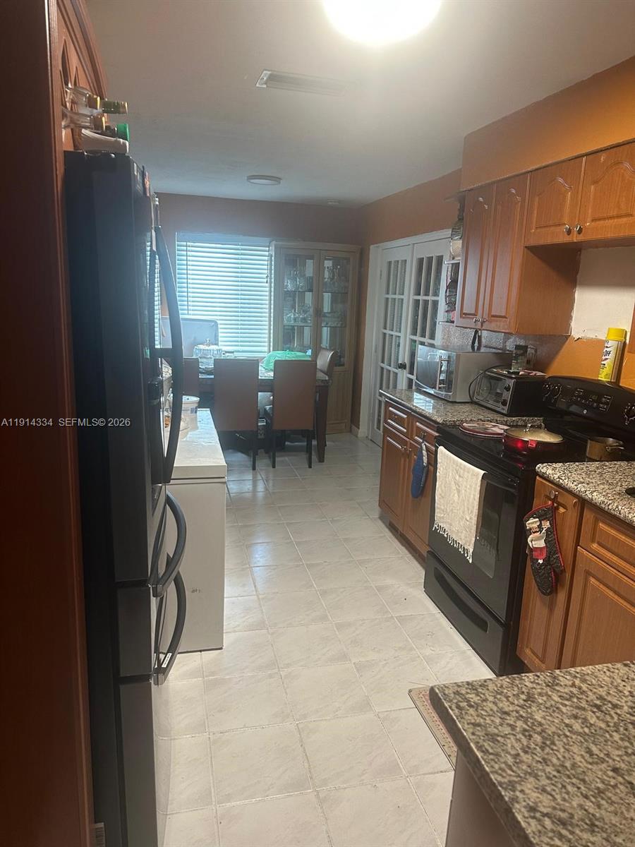 SUNRISE GOLF VILLAGE SEC - Residential