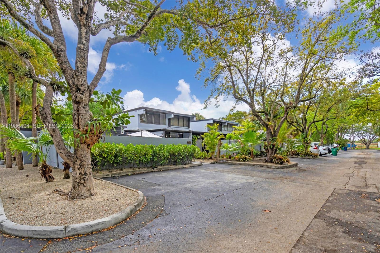 MIAMI LAKES WINDMILL GATE - Residential