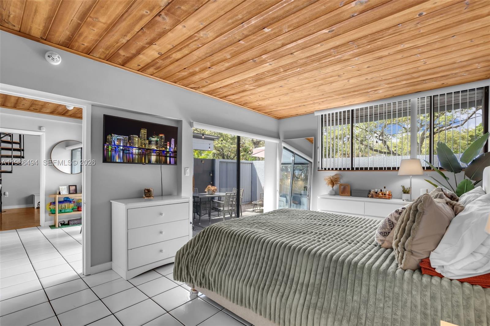 MIAMI LAKES WINDMILL GATE - Residential