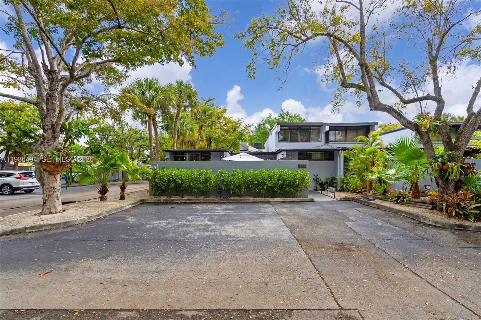 MIAMI LAKES WINDMILL GATE - Residential
