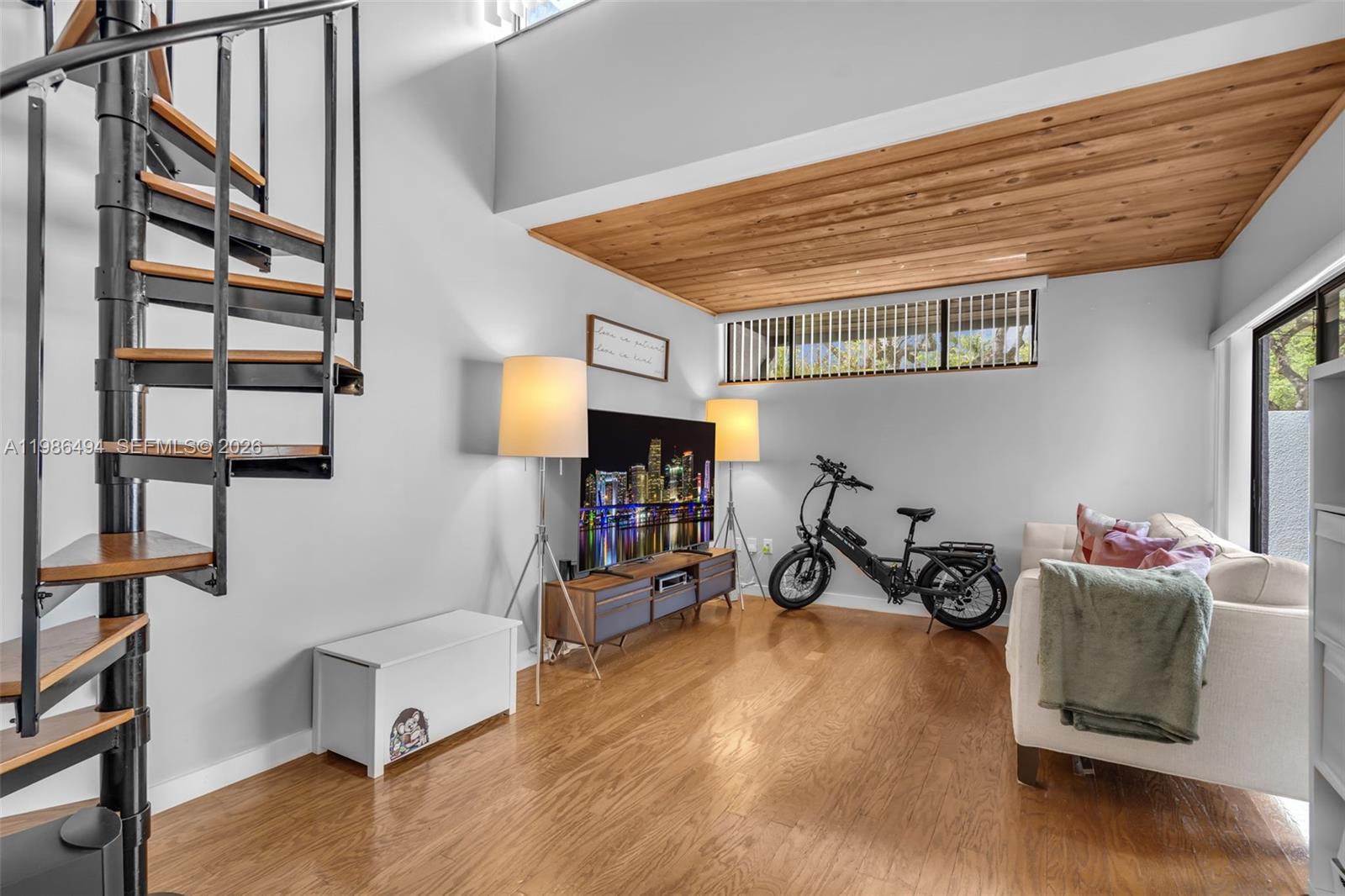 MIAMI LAKES WINDMILL GATE - Residential