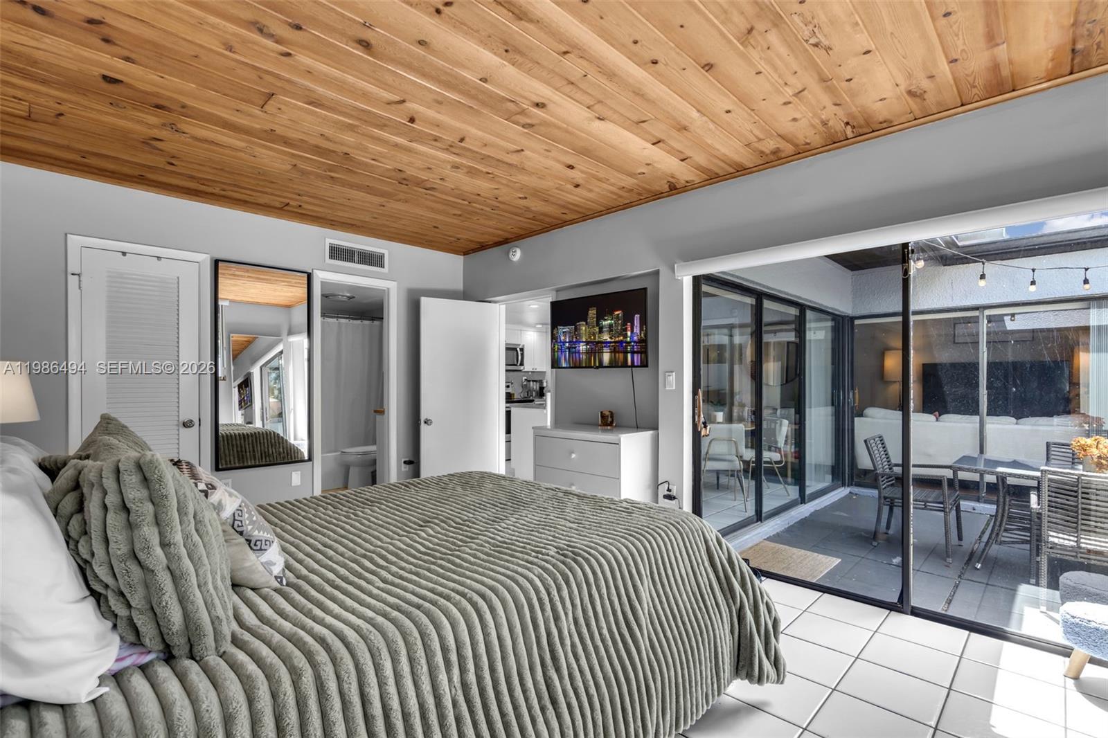 MIAMI LAKES WINDMILL GATE - Residential