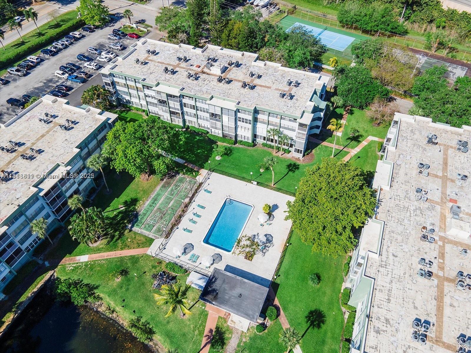 WATERGATE CONDOMINIUM NO - Residential