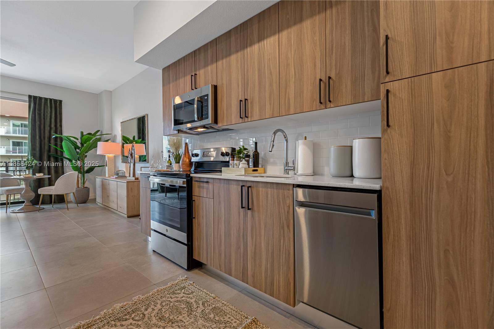 TOWN OF MODELO (DANIA) B- - Residential Lease