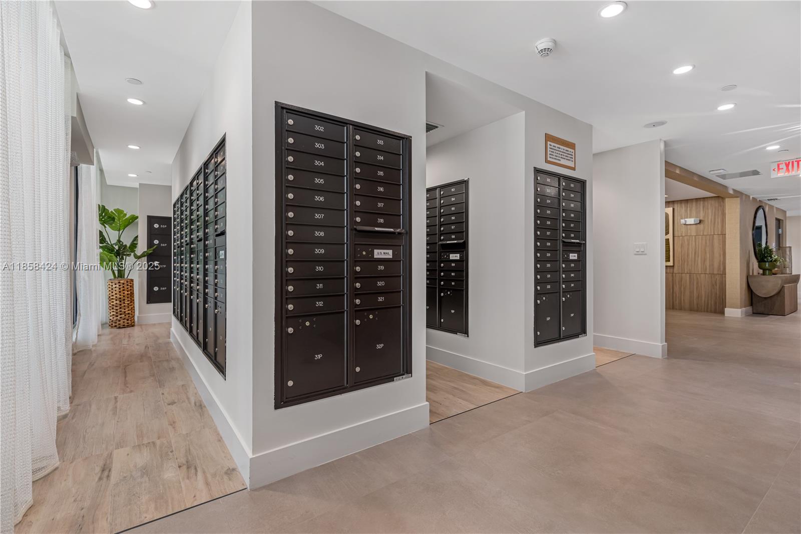 TOWN OF MODELO (DANIA) B- - Residential Lease