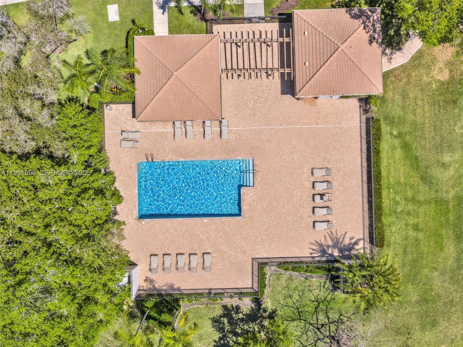 COUNTRY ISLES - Residential