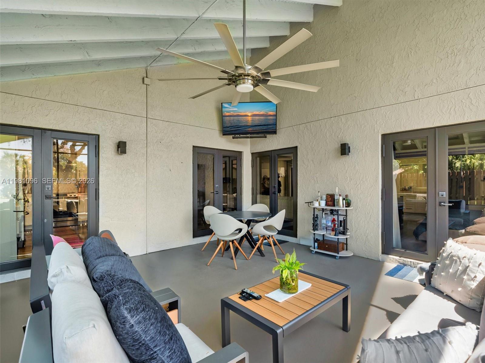 COUNTRY ISLES - Residential