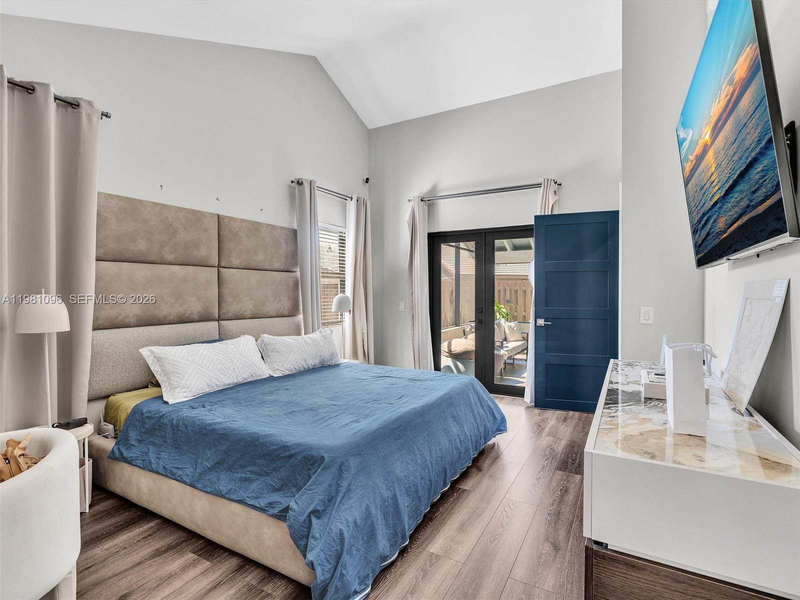 COUNTRY ISLES - Residential