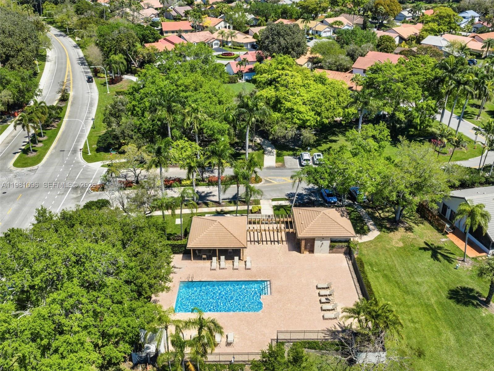 COUNTRY ISLES - Residential