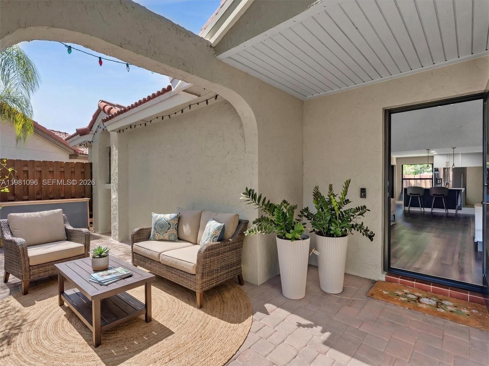 COUNTRY ISLES - Residential