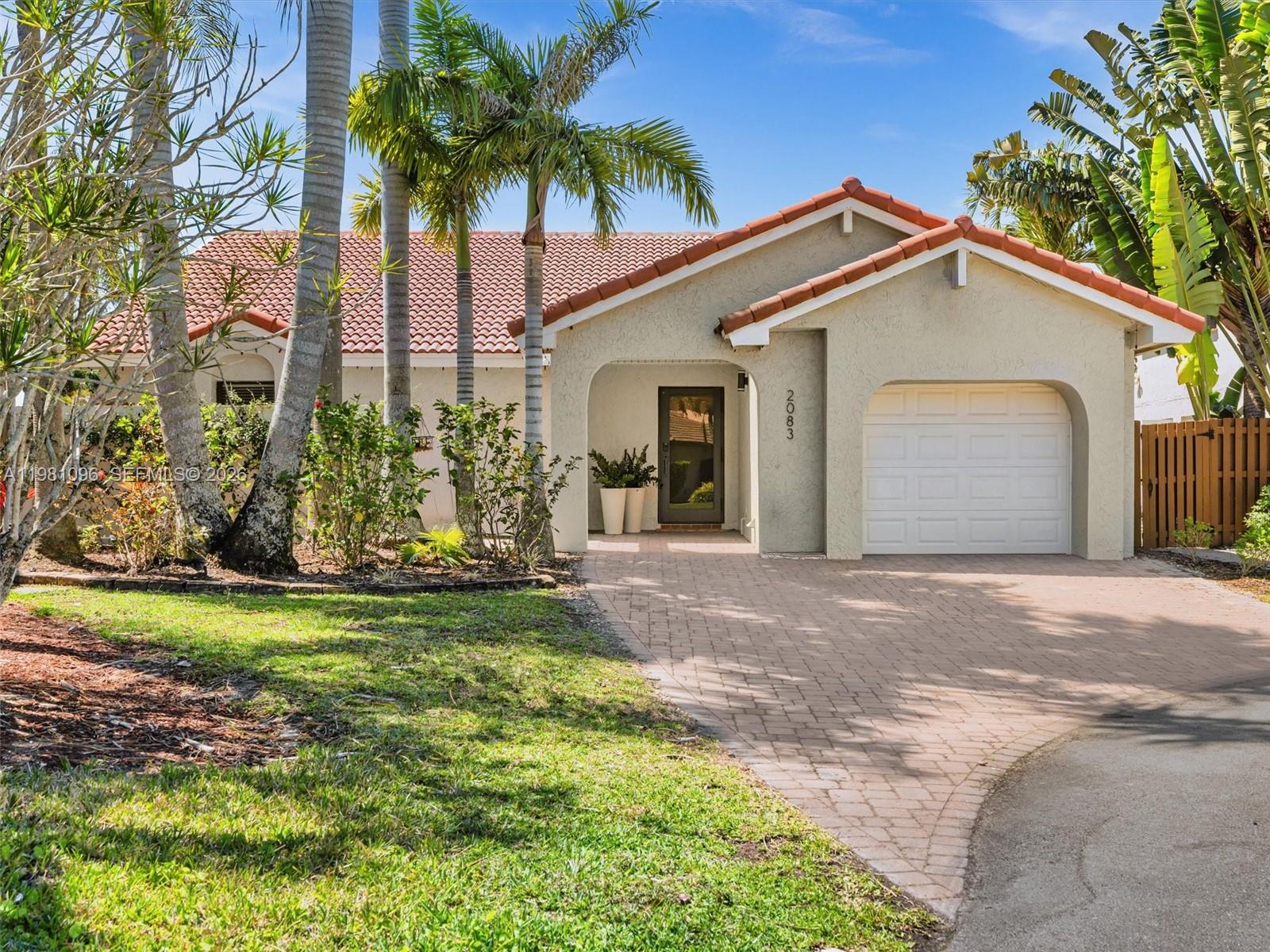 COUNTRY ISLES - Residential