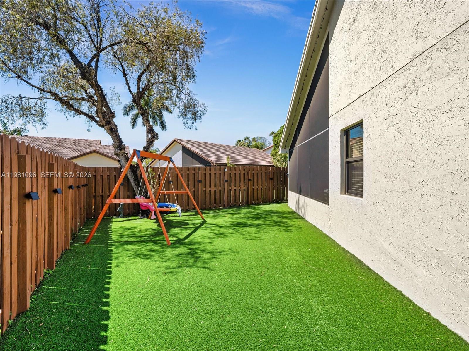 COUNTRY ISLES - Residential