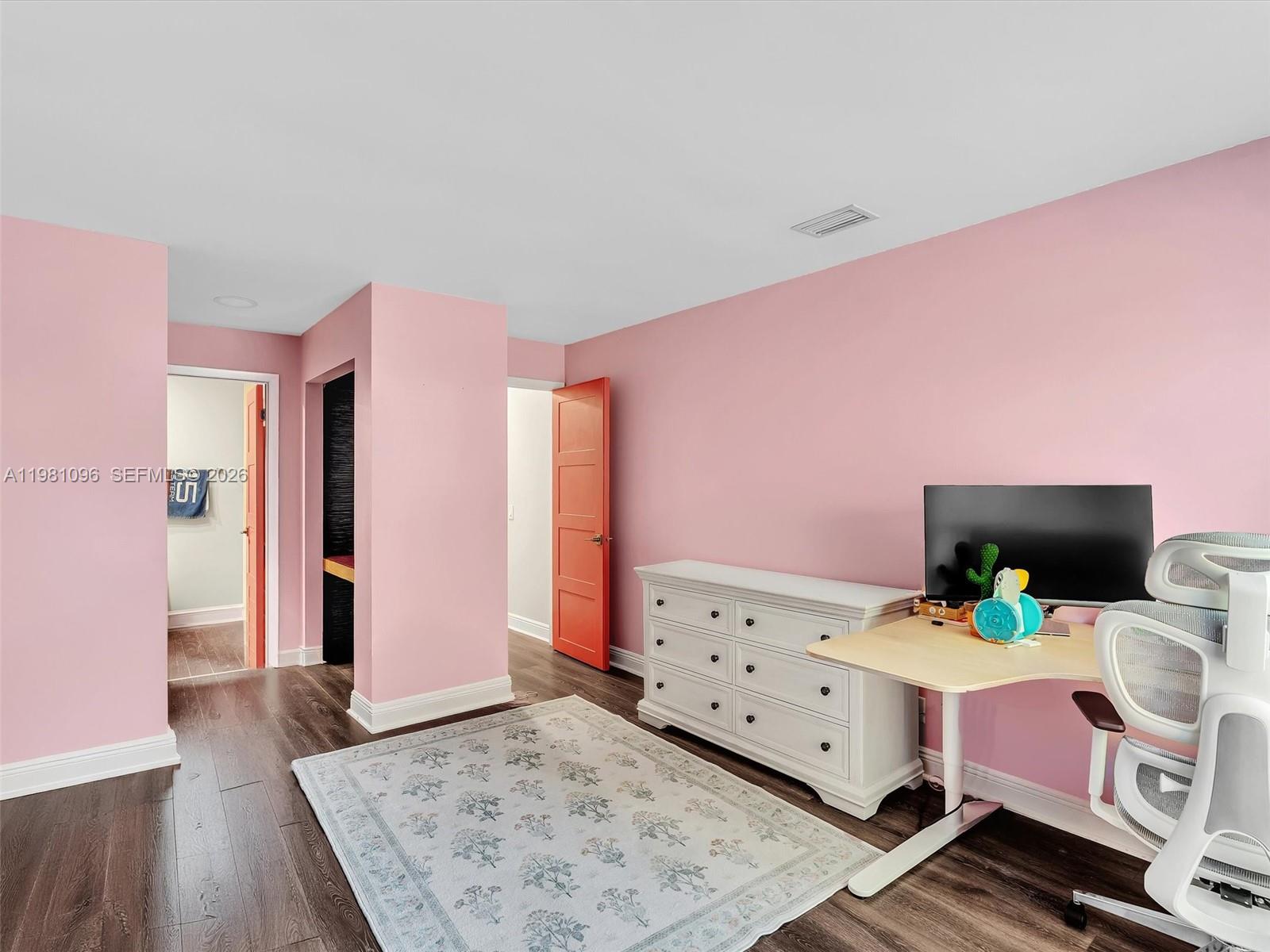 COUNTRY ISLES - Residential