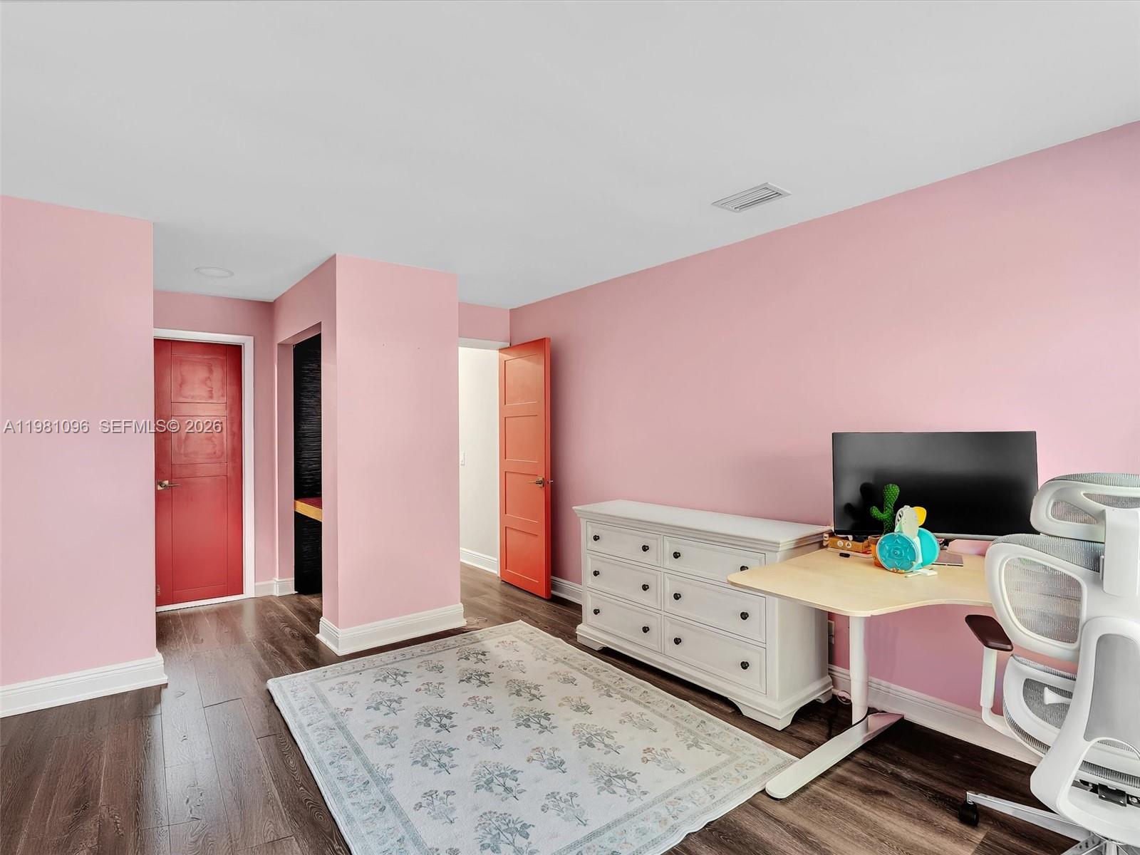 COUNTRY ISLES - Residential