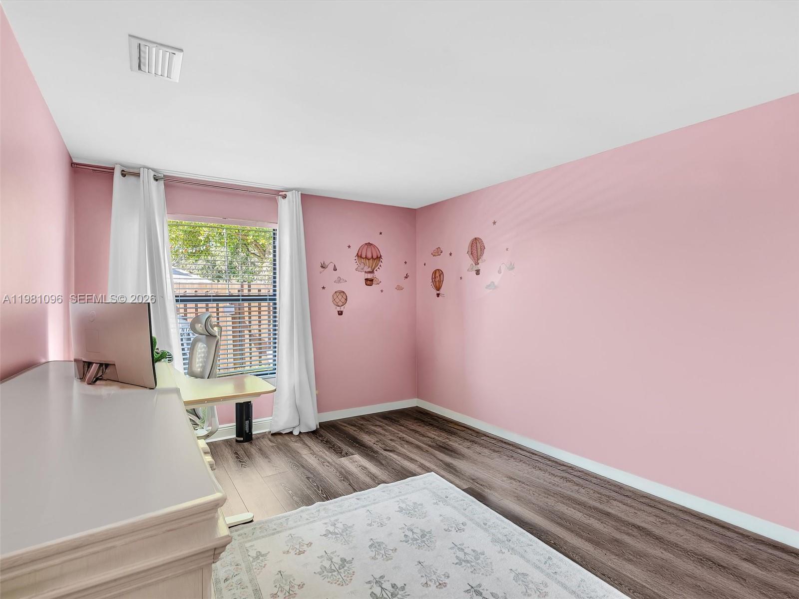 COUNTRY ISLES - Residential