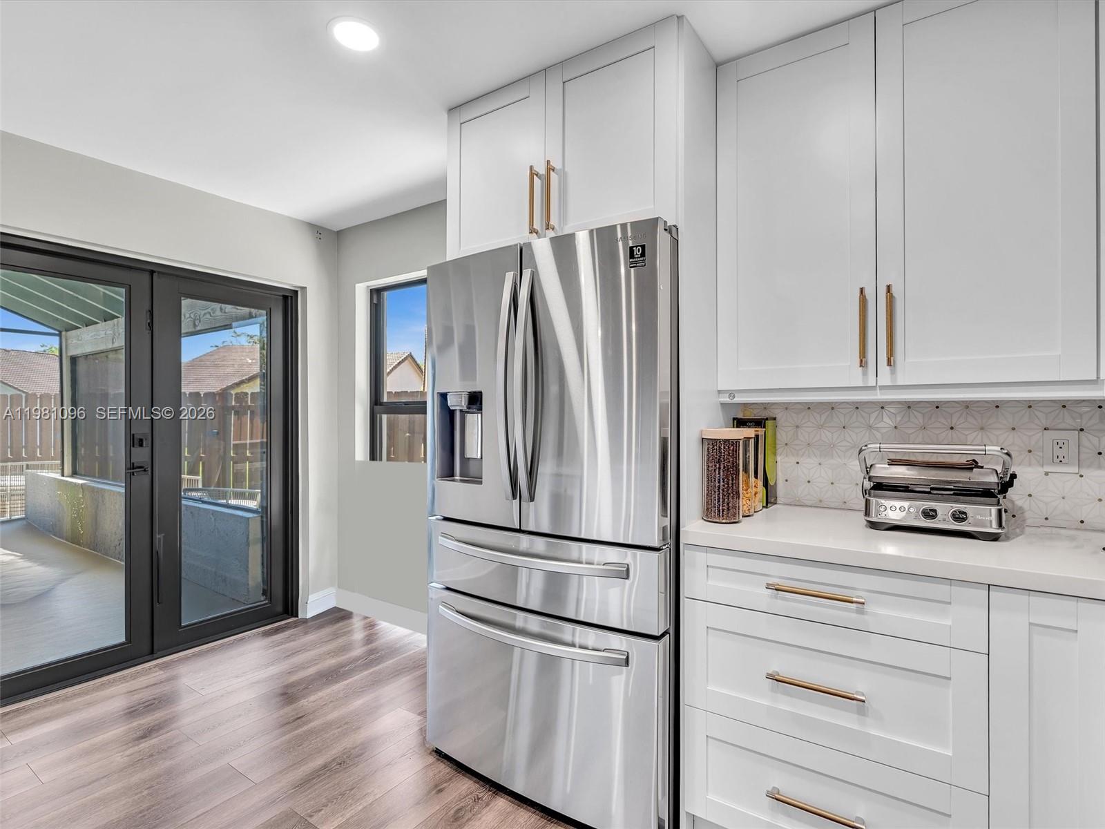 COUNTRY ISLES - Residential