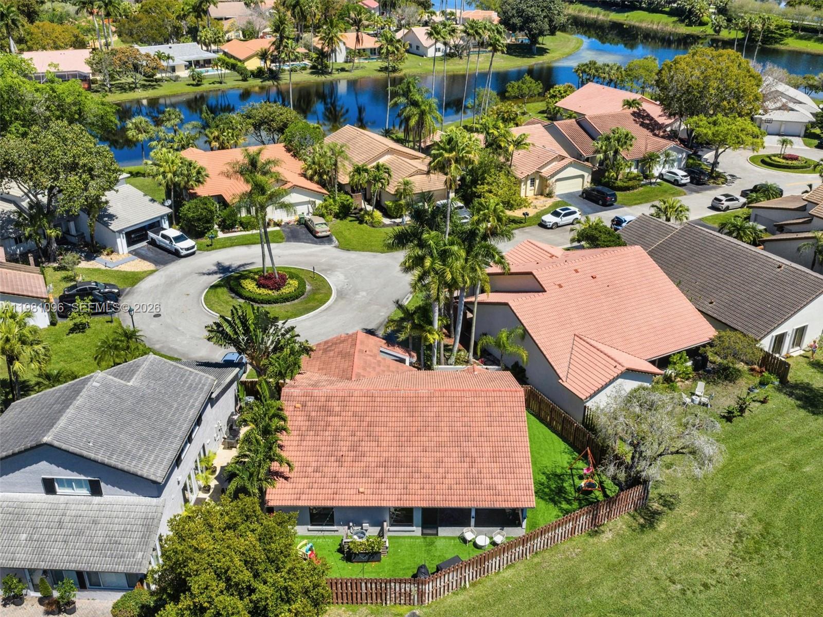 COUNTRY ISLES - Residential