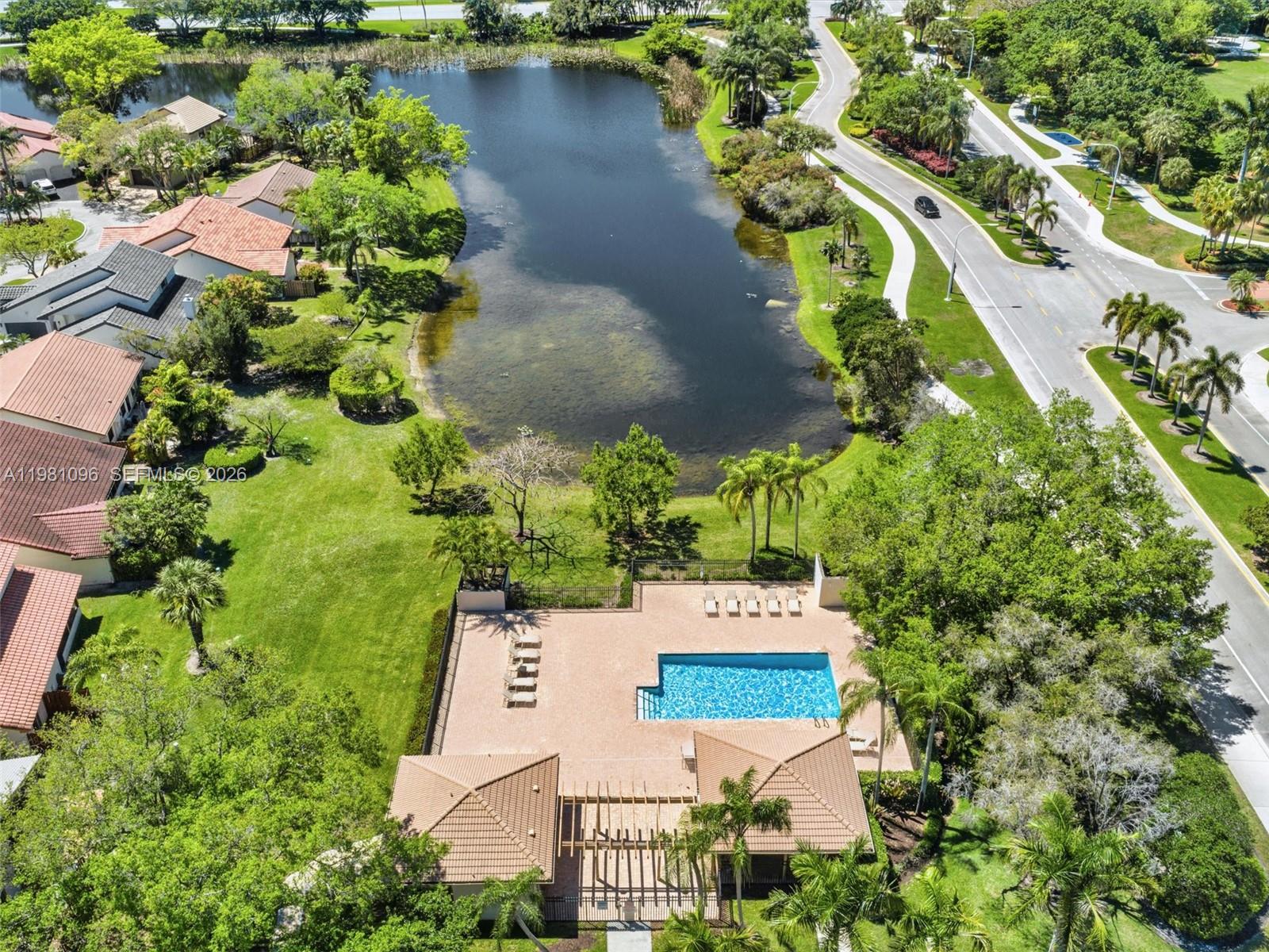 COUNTRY ISLES - Residential