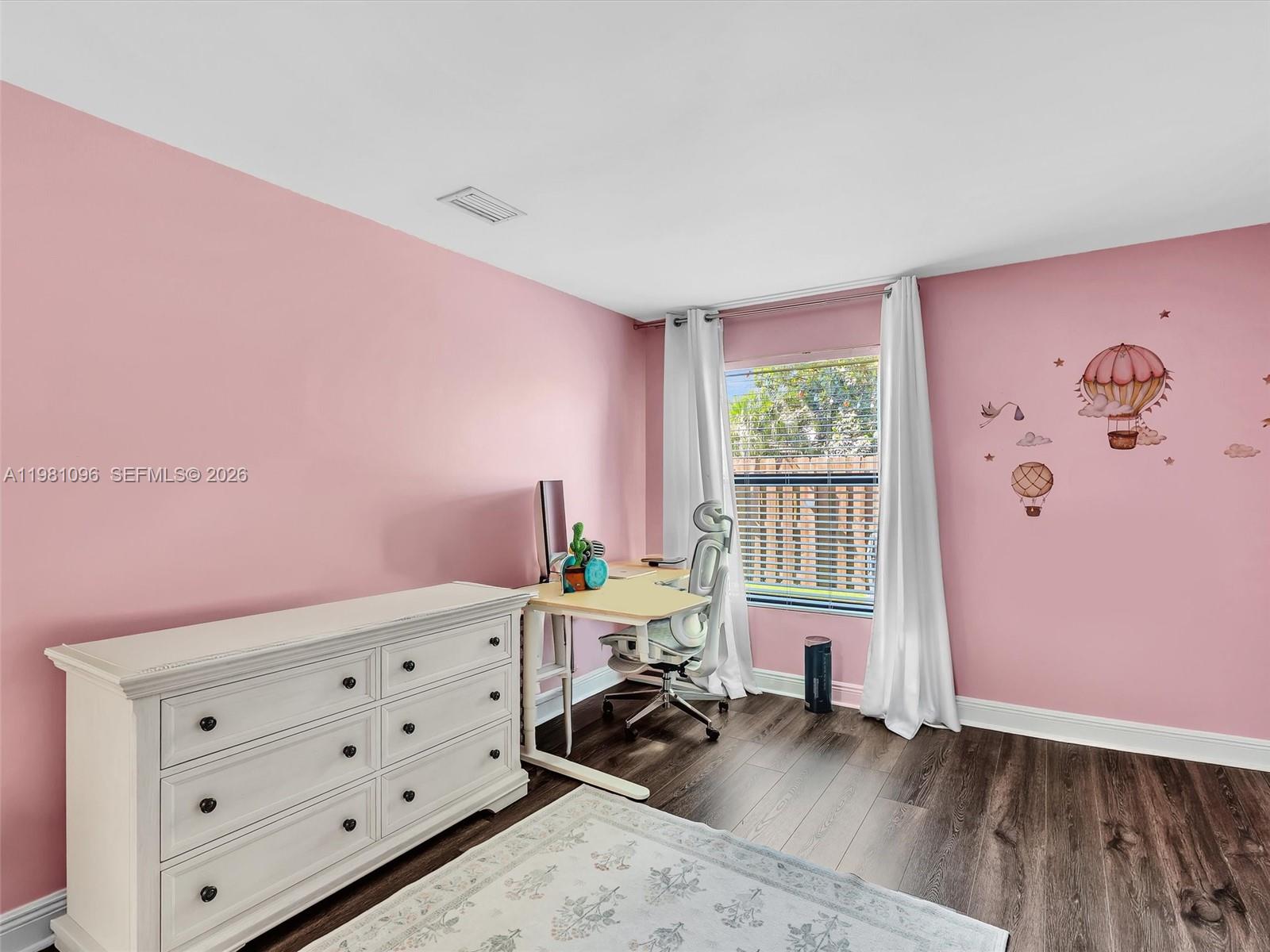 COUNTRY ISLES - Residential