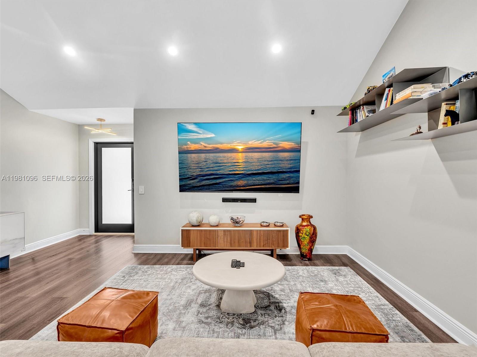 COUNTRY ISLES - Residential