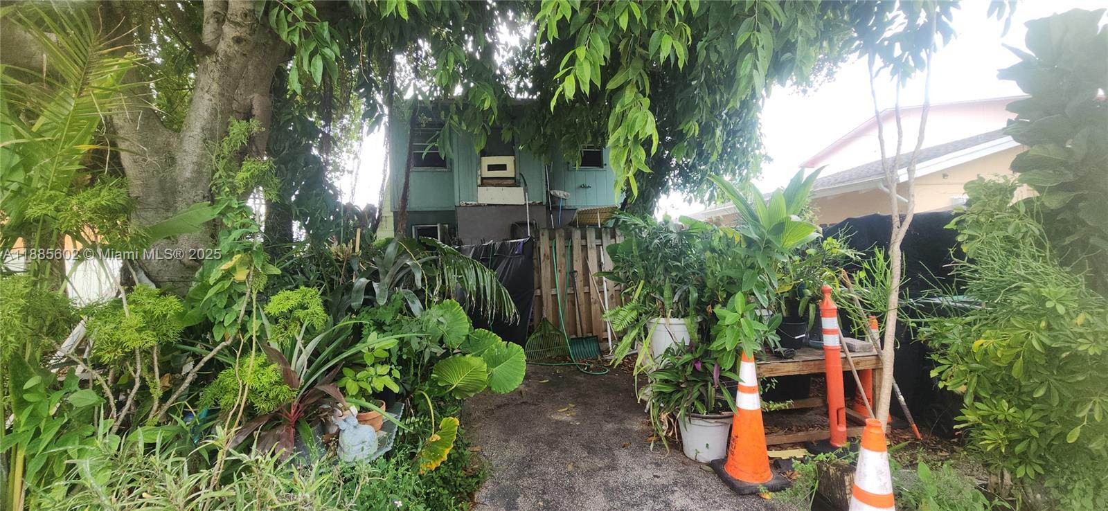 NORTH LAUDERDALE VILLAGE - Residential