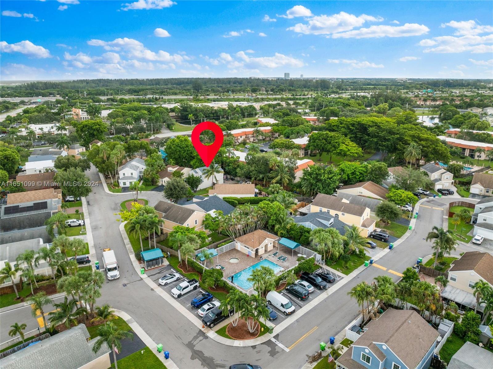 HAMPTON LAKES - Residential