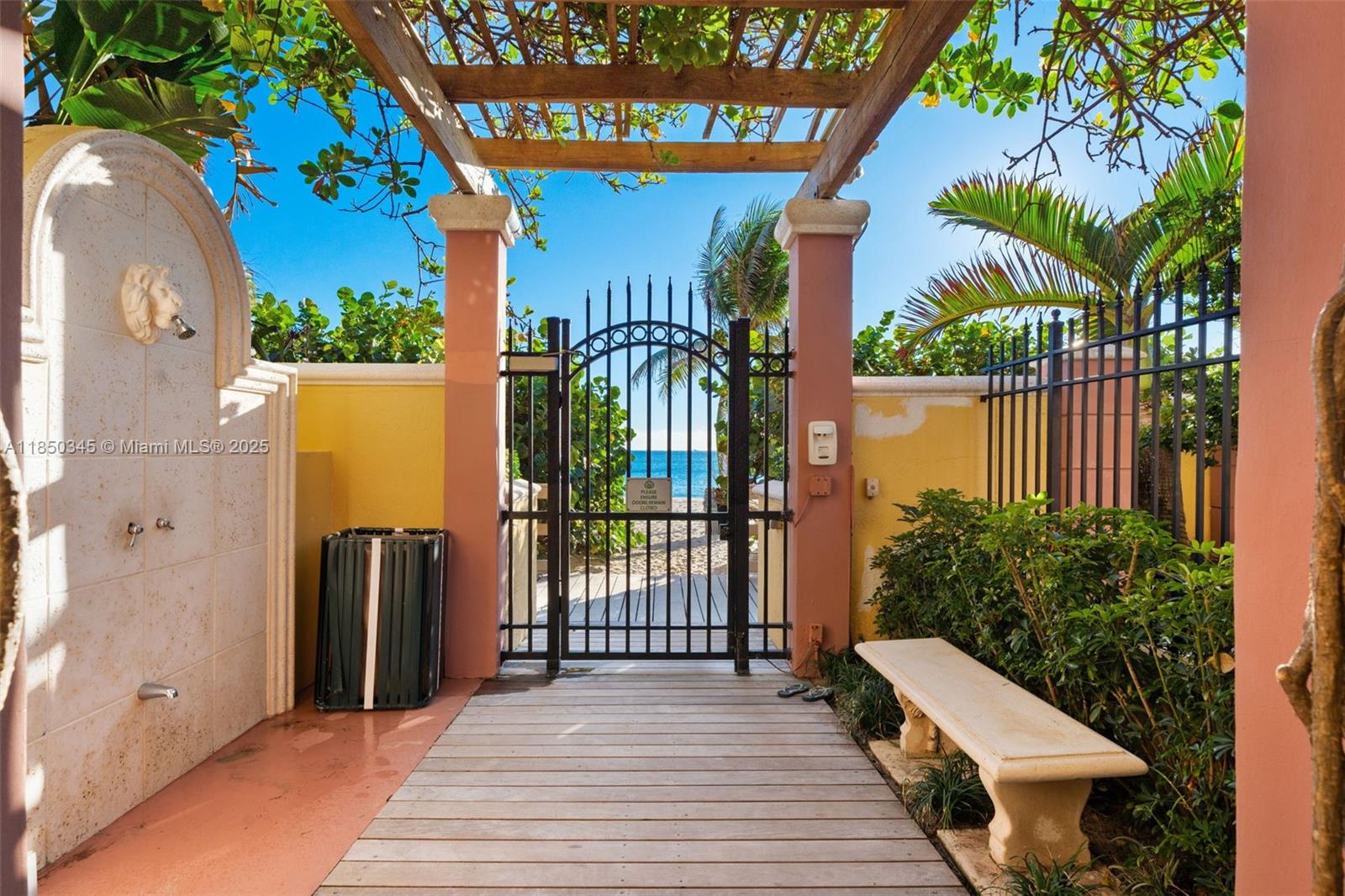 PALMS TOWER ONE CONDO - Residential