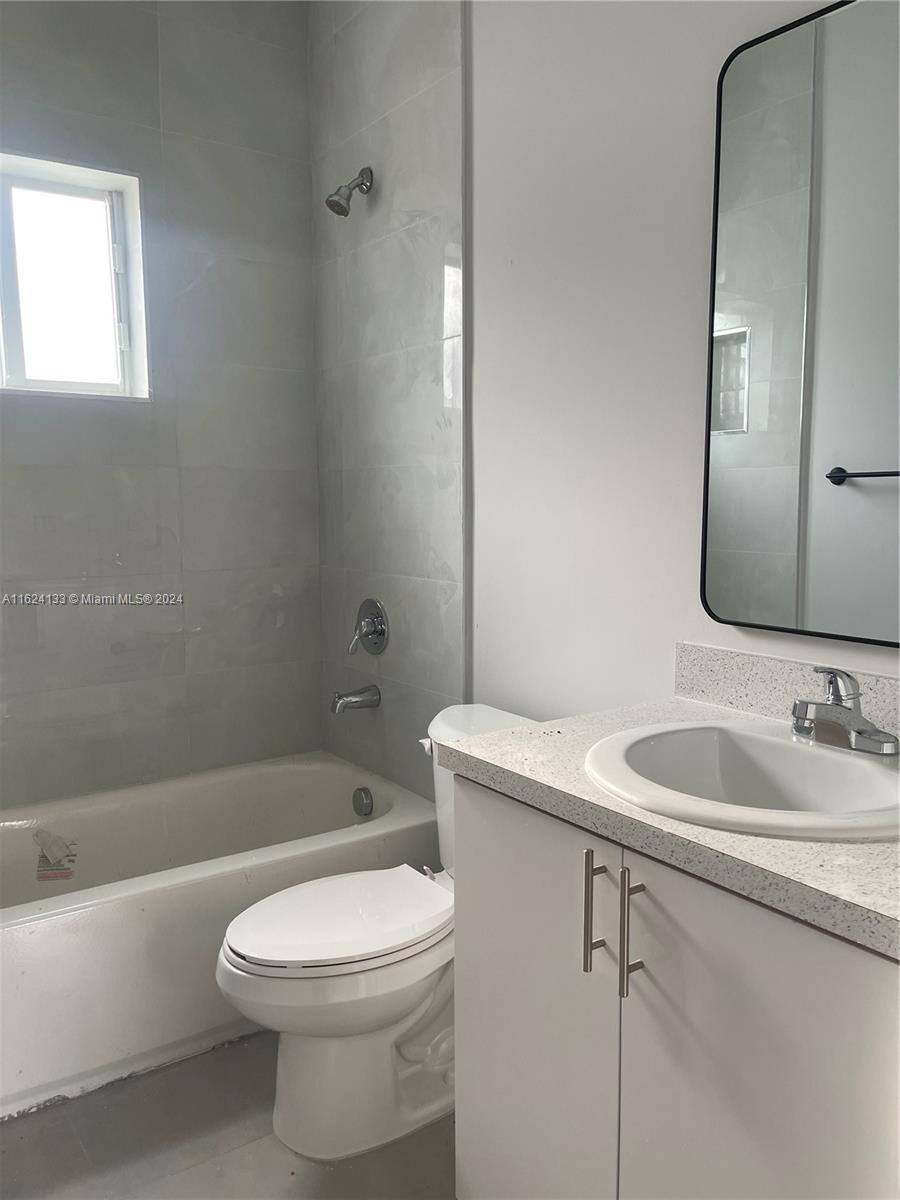 8TH ADDN TO HIALEAH - Residential Lease