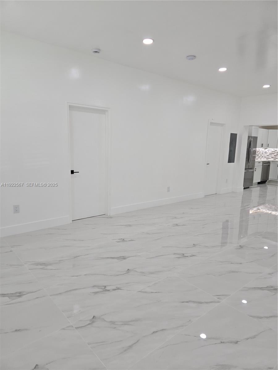 POINCIANNA MANOR SEC 4 - Residential Lease