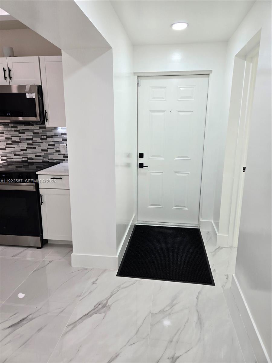 POINCIANNA MANOR SEC 4 - Residential Lease