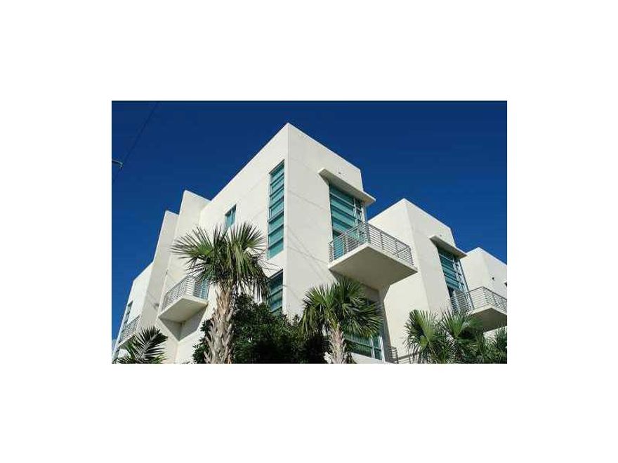 Modern 2 story Vilasol loft 2br/2ba with wood flooring, wood cabinets, quartz countertops, upgraded stainless steel appliances, washer and dryer, California closet in master, window treatments, 3 separate balconies in a private rooftop terrace! top floor  corner unit in stylish, boutique building located across the street from the beach access and the new multi million dollar homes in historic Alto de Mal. Master bedroom 2nd fl & open 2nd & 2 bath bedroom entrance level.