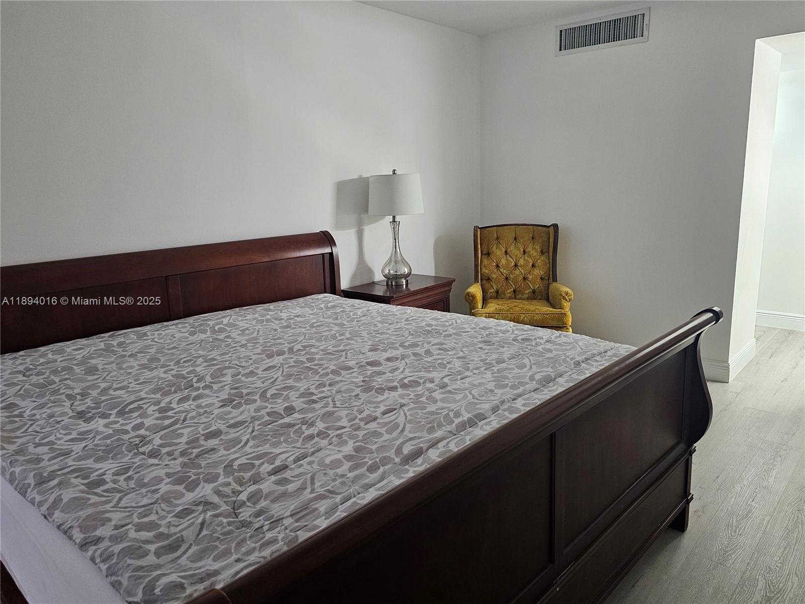BISCAYA IV CONDO - Residential Lease