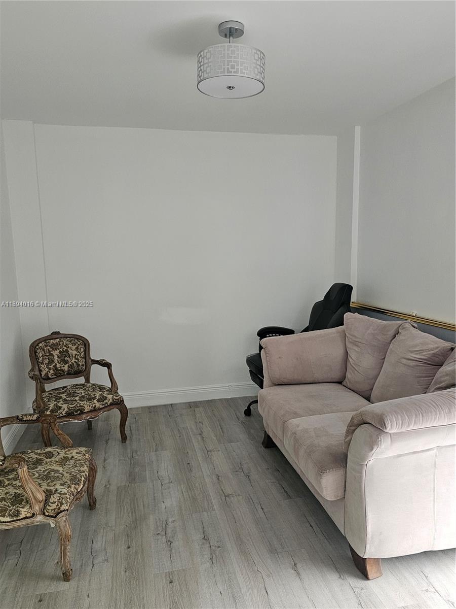 BISCAYA IV CONDO - Residential Lease