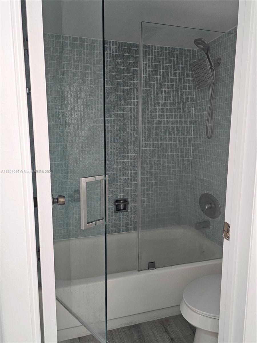 BISCAYA IV CONDO - Residential Lease