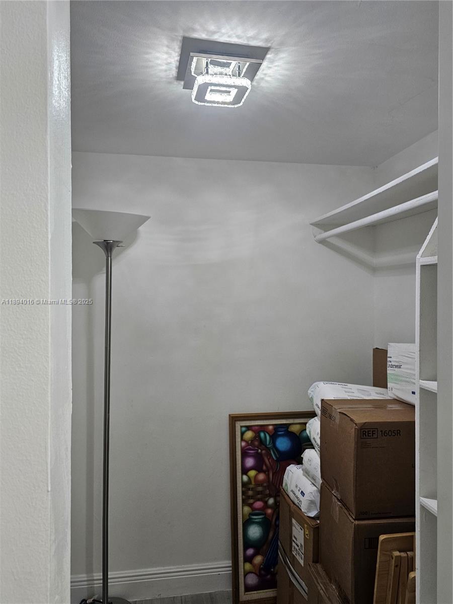BISCAYA IV CONDO - Residential Lease