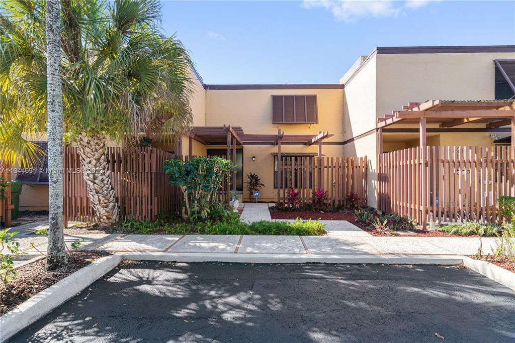 Photo of 1660 W Golfview Dr #1660, Pembroke Pines, FL 33026 (MLS # A11344631)