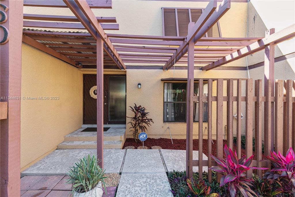 Photo of 1660 W Golfview Dr #1660, Pembroke Pines, FL 33026 (MLS # A11344631)