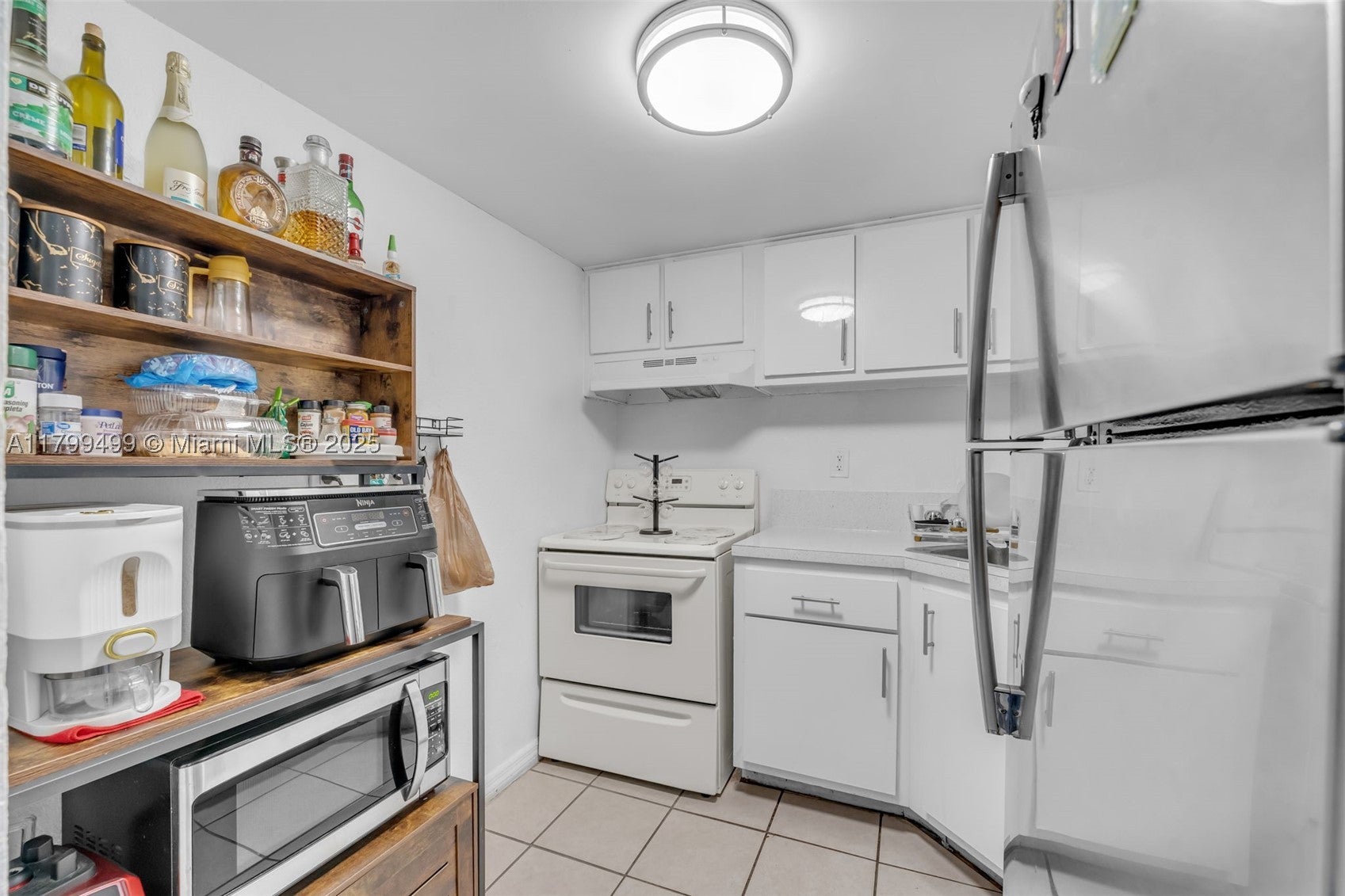 4550 NW 9th St 106E, Miami FL 33126