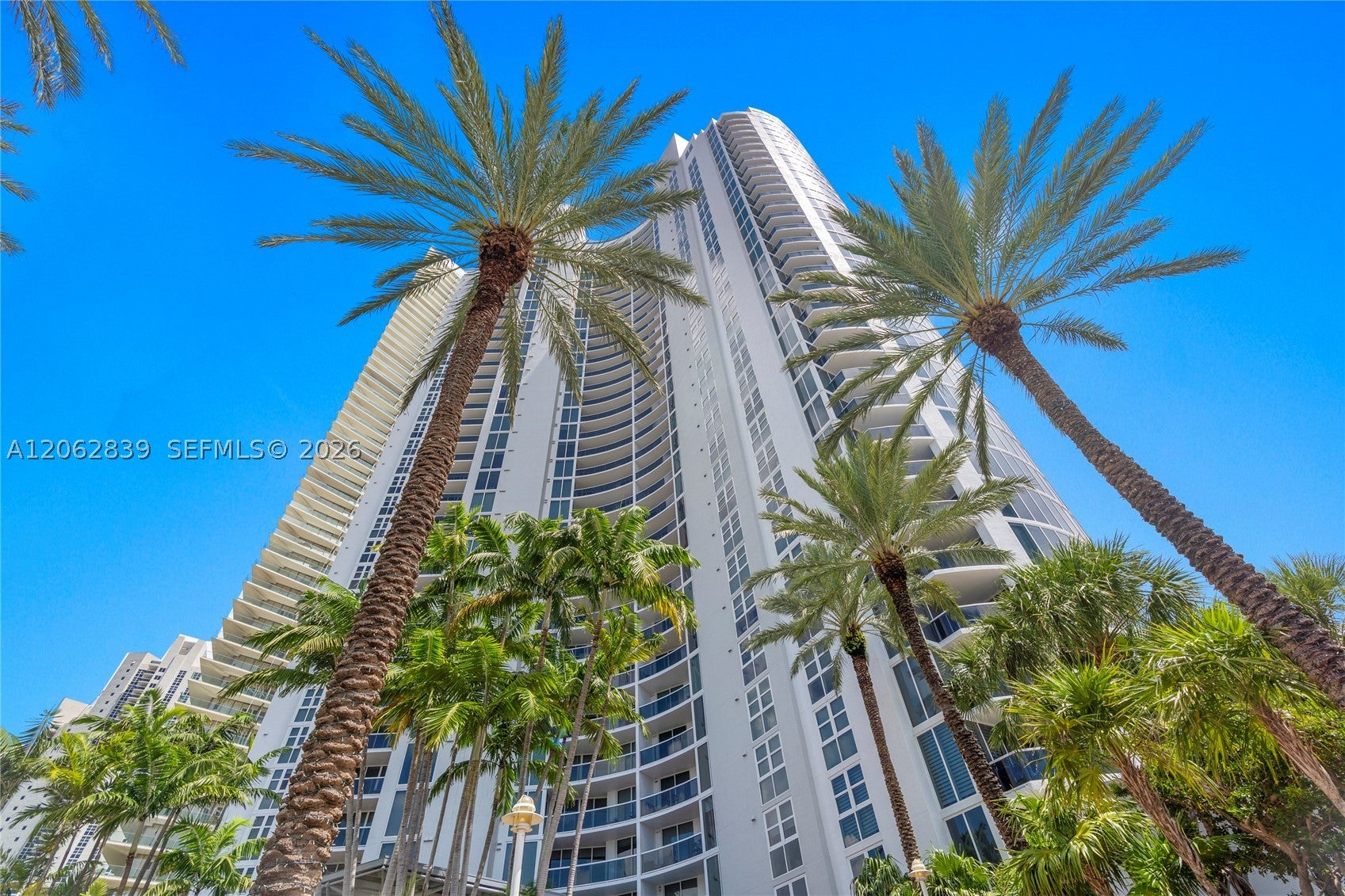 18911 Collins Ave 2103