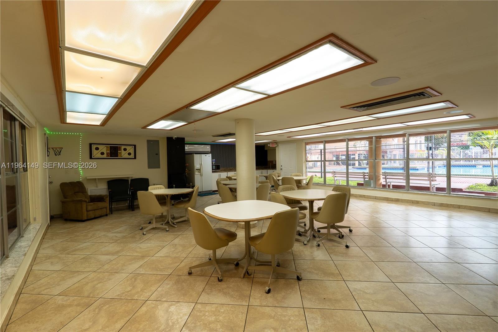 PALM-WEST GARDENS CONDO - Residential