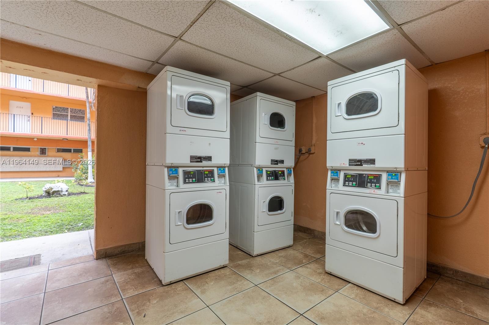 PALM-WEST GARDENS CONDO - Residential