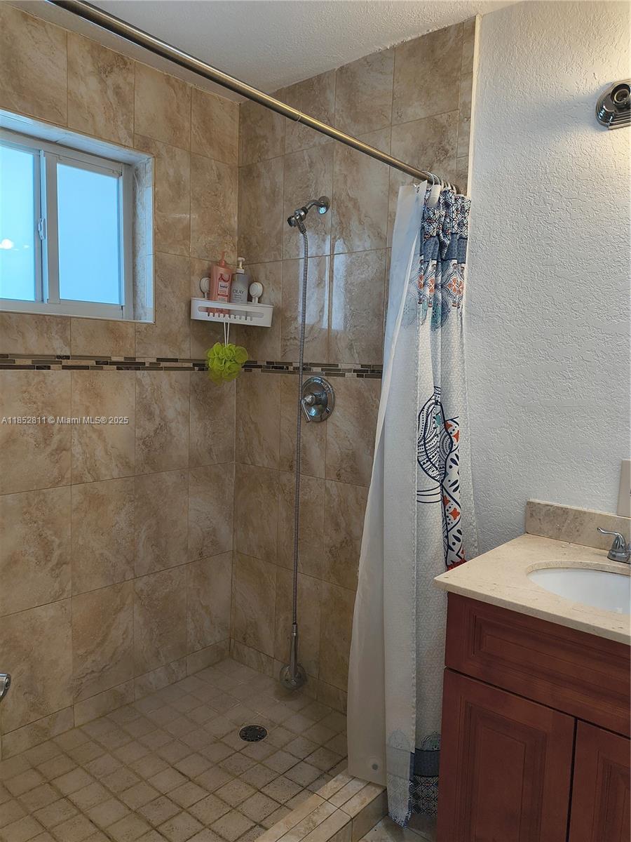 ARTBILT HOMES - Residential