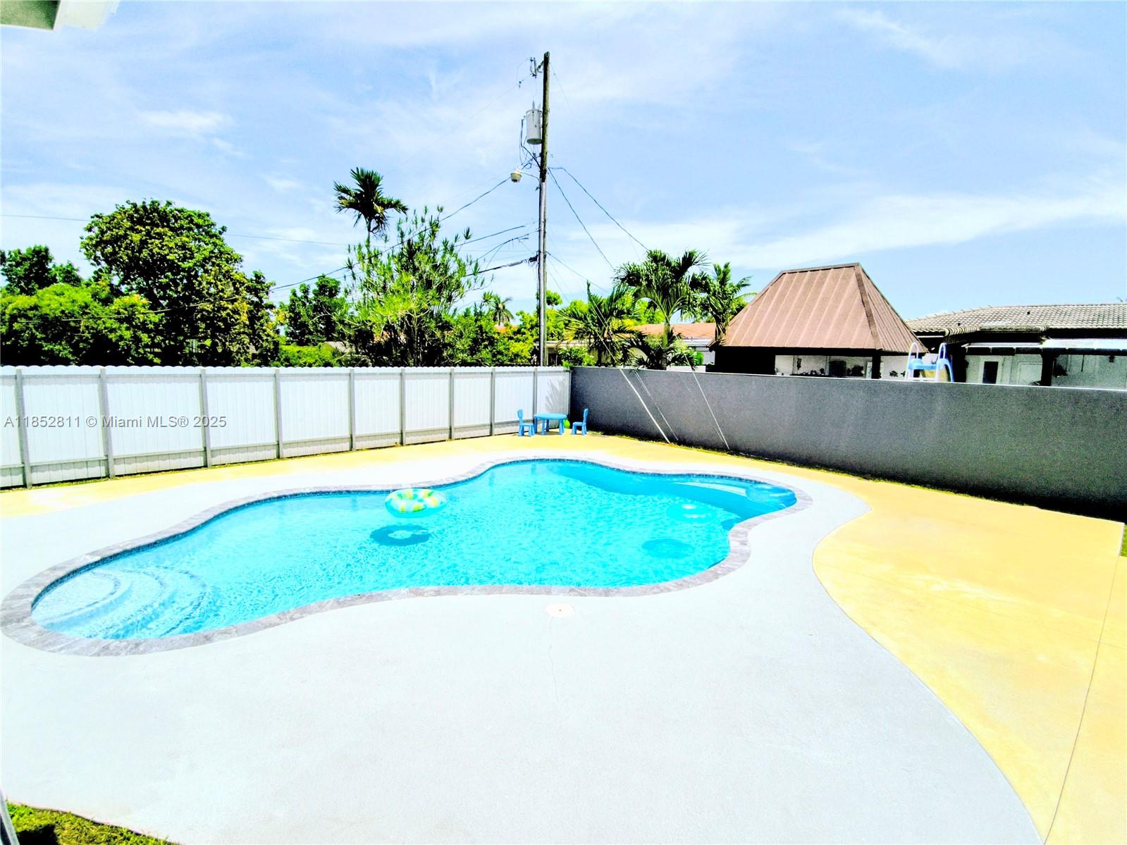 ARTBILT HOMES - Residential