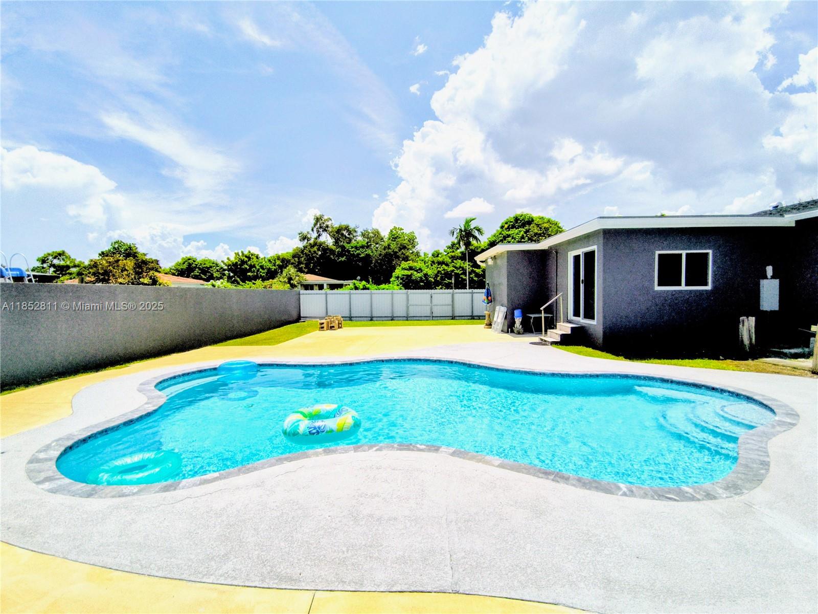 ARTBILT HOMES - Residential