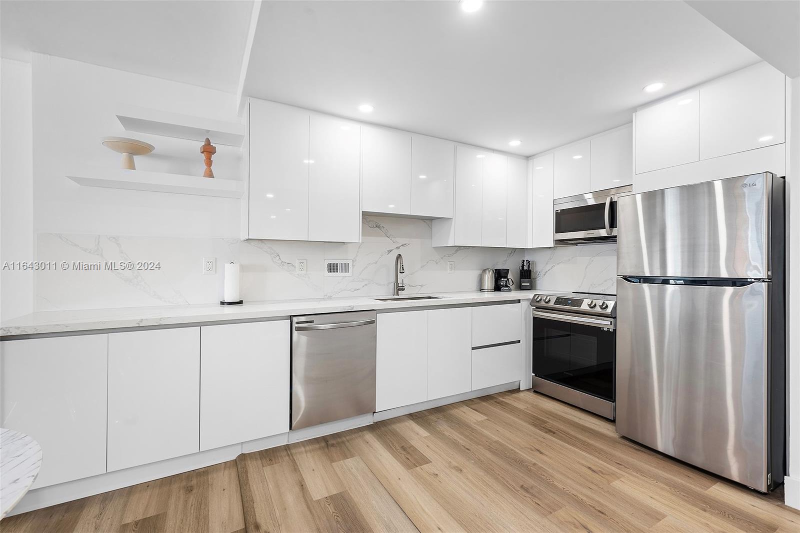 RONEY PALACE CONDO - Residential Lease